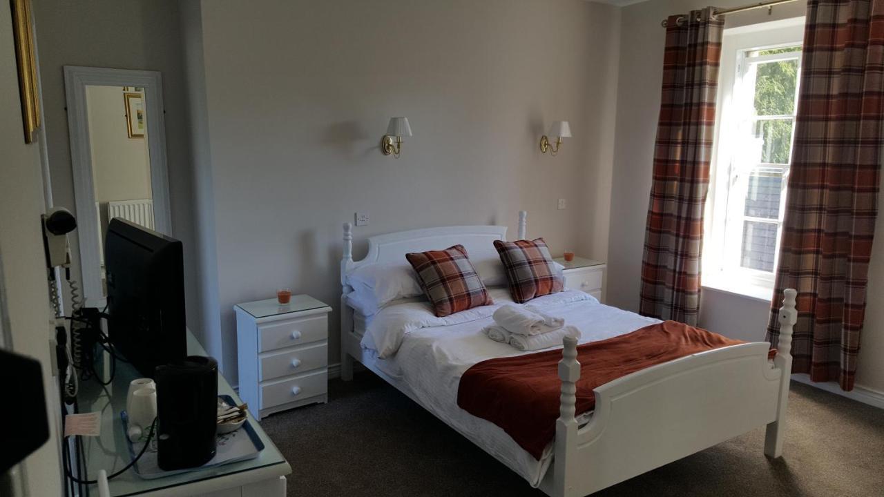 Central Bar Guesthouse Cushendall Exterior foto