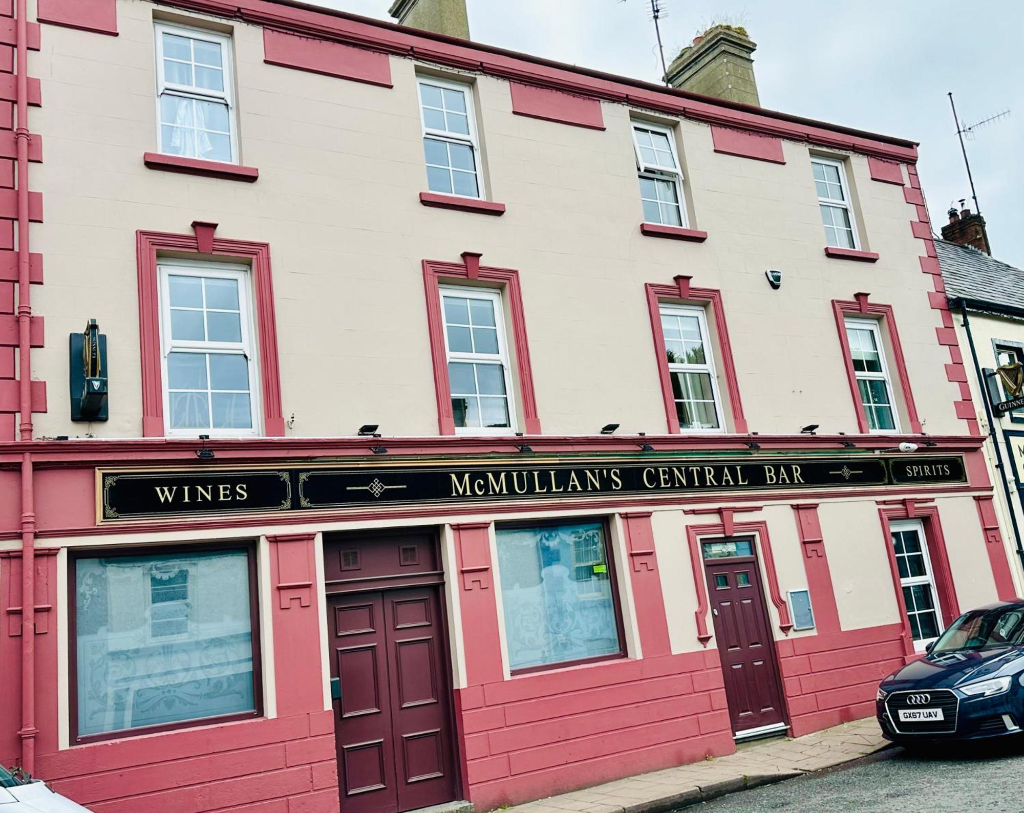 Central Bar Guesthouse Cushendall Exterior foto